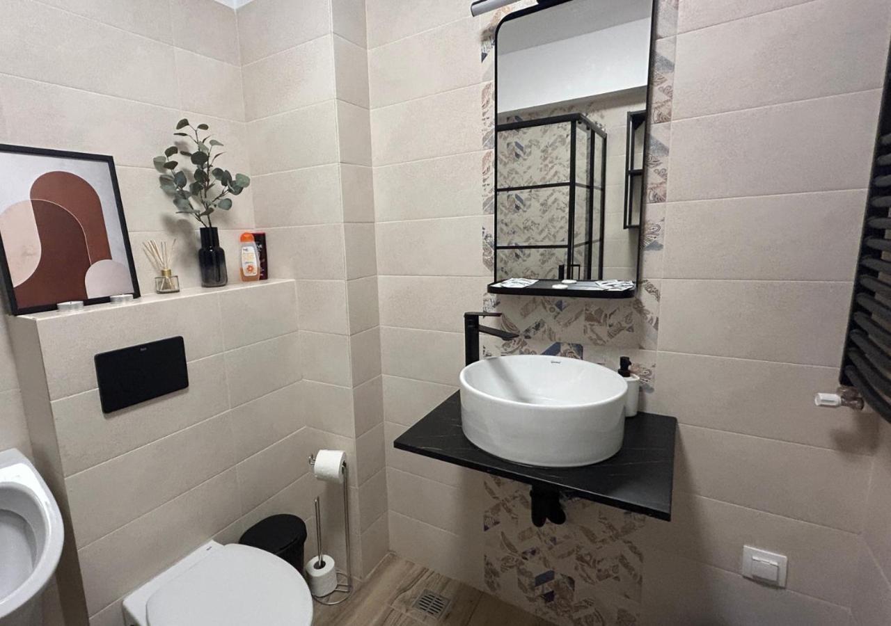 Abc - 42 Apartment *